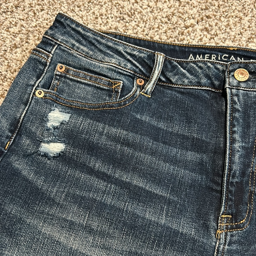 American Eagle high-rise Festival Midi women’s jean shorts - Picture 2 of 7